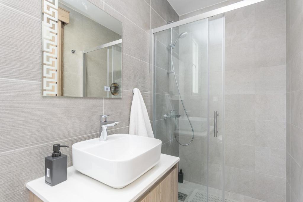 Mirage 2-BR Apartment in Larnaca 8