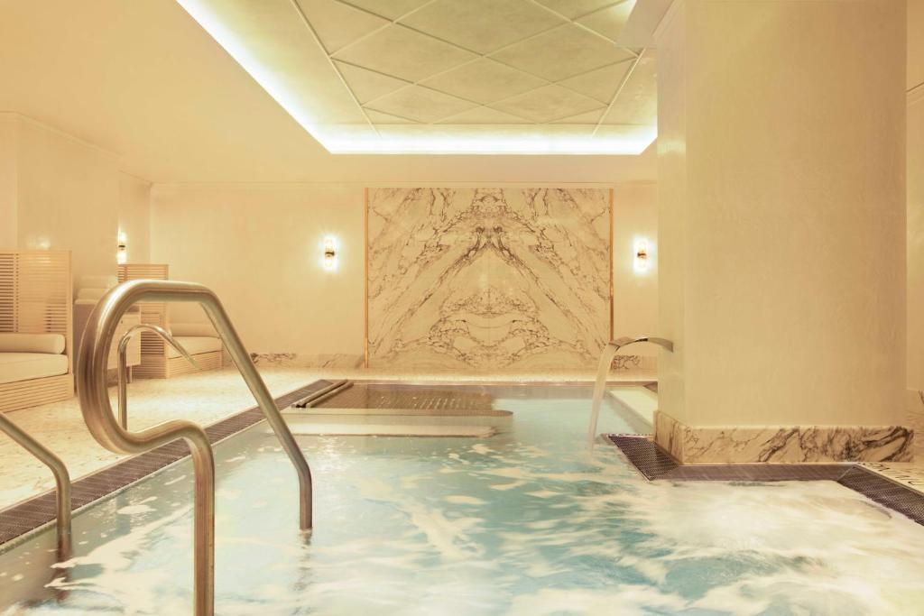Hotel Barrière Fouquet's New York Image