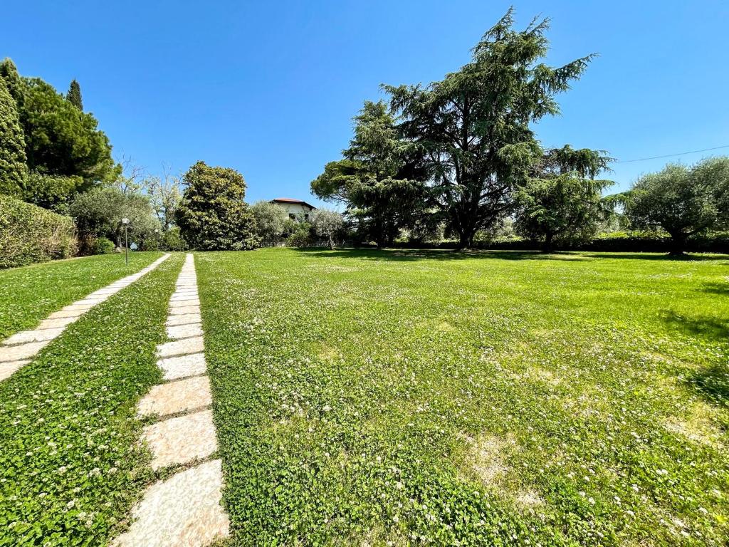 Photo de la galerie de l'établissement Villa Antonio, à San Felice del Benaco 42 autres photos