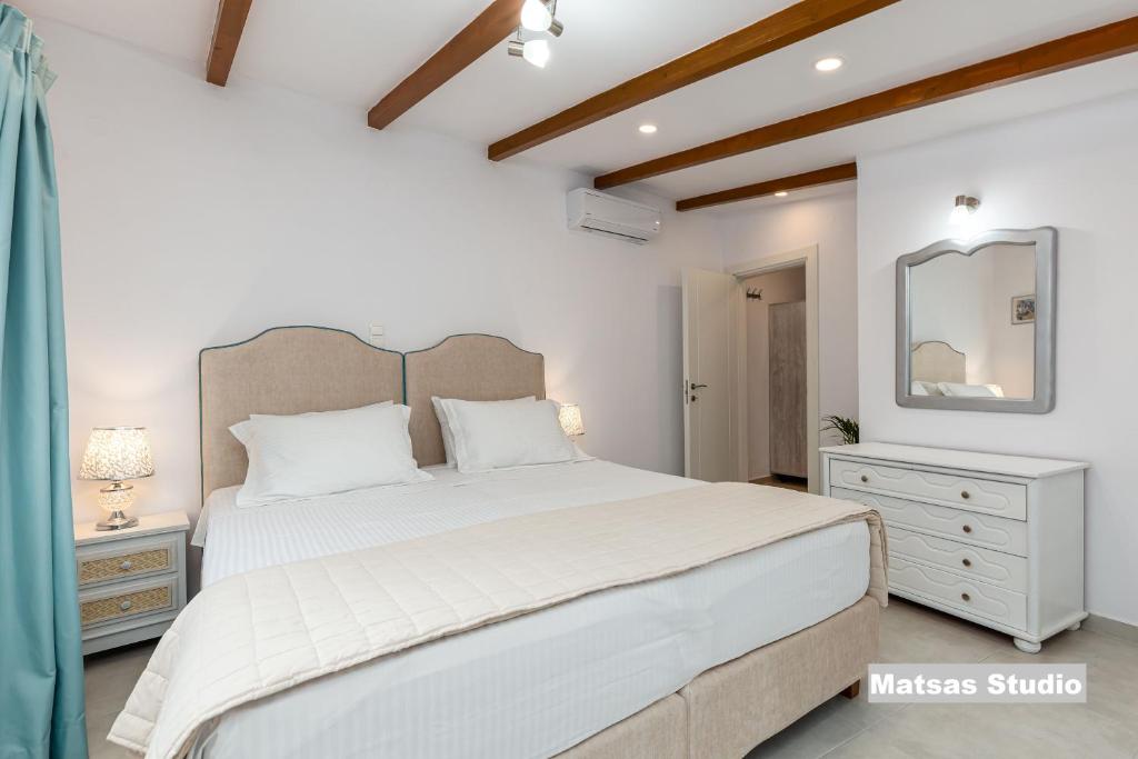 Matsas House & Studio 8