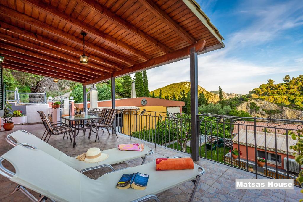 Matsas House & Studio 6