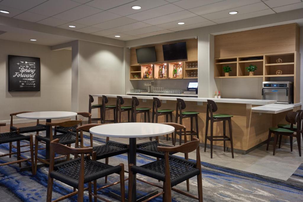 Fairfield Inn & Suites by Marriott Orlando International Drive/Convention Center Image