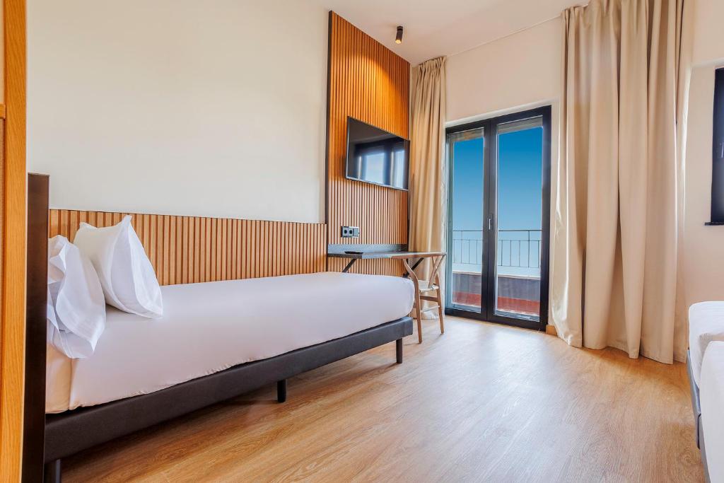 Hotel Acta Madfor Image