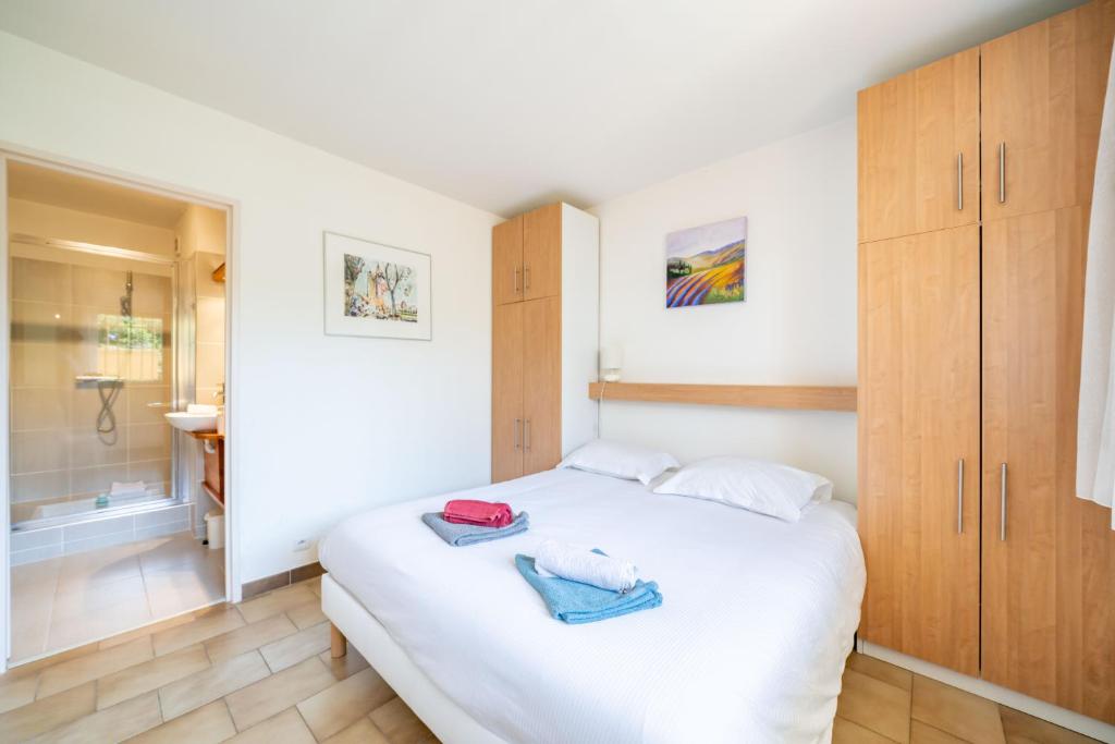 Hello Côte D'Azur - 2 bedroom apartment with balcony close to the sea 2