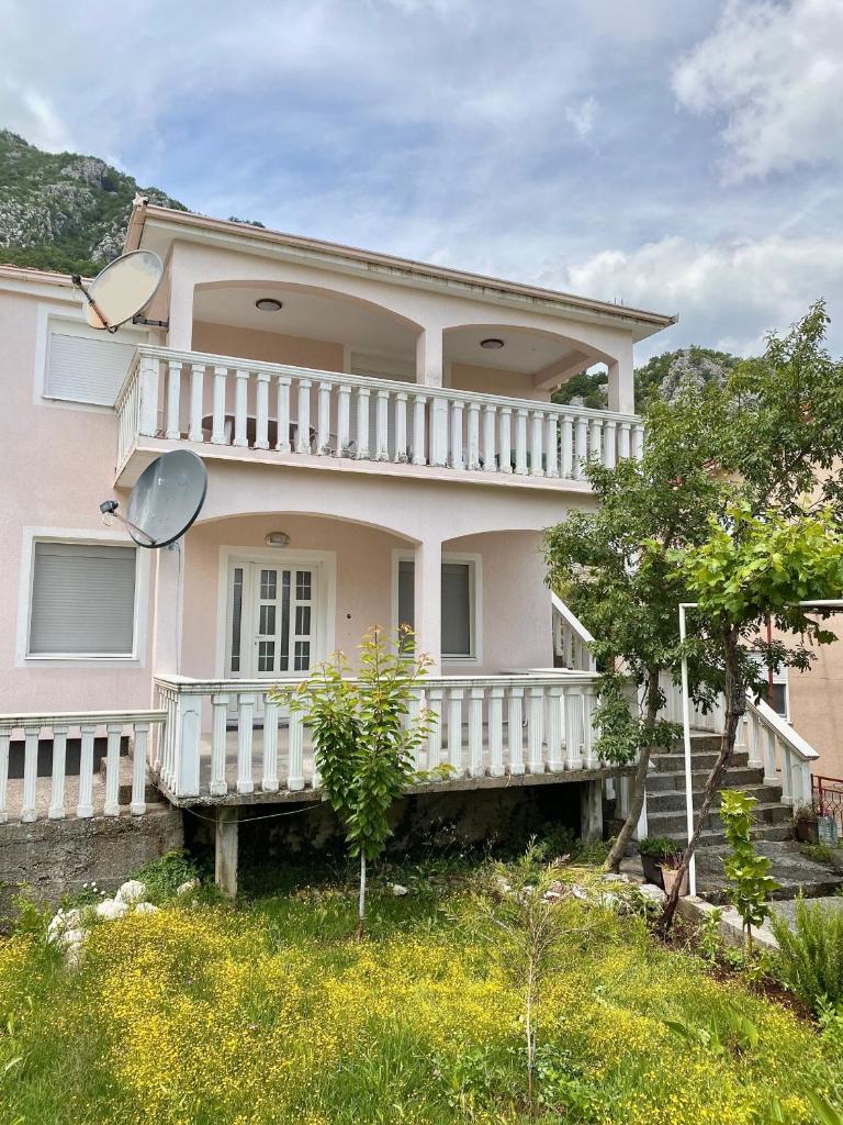 Village house Iva 6