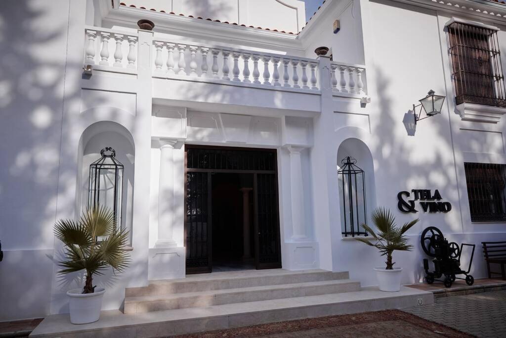 Villa Tela & Vino 5