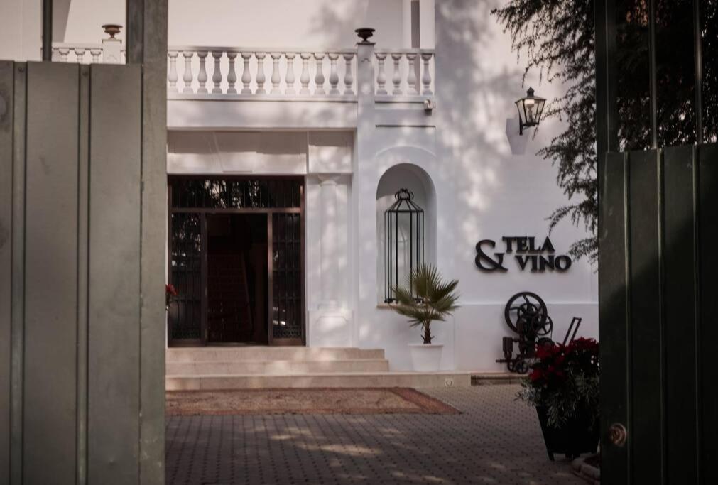 Villa Tela & Vino 8