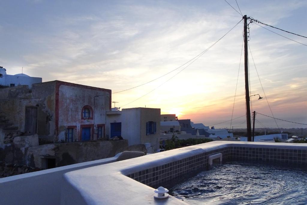 Cycladic House in Finikia Oia 4