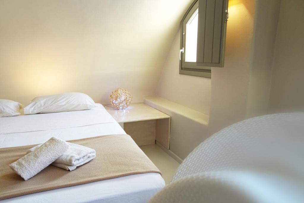 Cycladic House in Finikia Oia 8