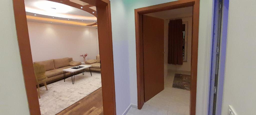 Greenside Apartment 6 3