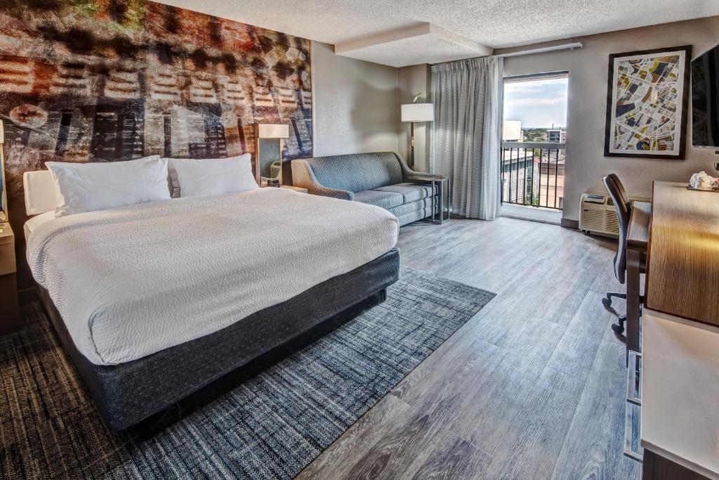 Courtyard by Marriott Nashville Vanderbilt West End Image
