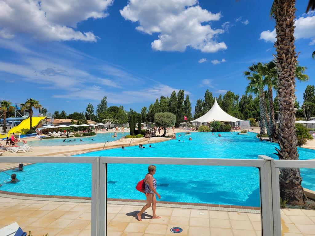 Photo de la galerie de l'établissement Mobil-Home 6 personnes Vias-Plage, à Vias