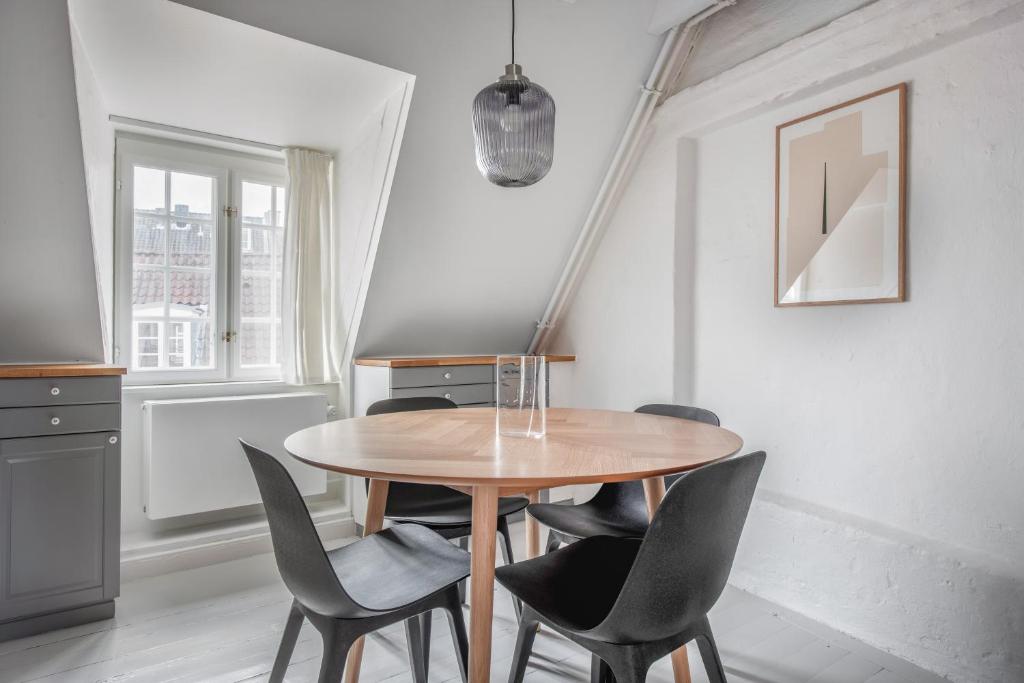 Cozy Apartments in Heart of Copenhagen Near Strøget & Højbro Plads 4