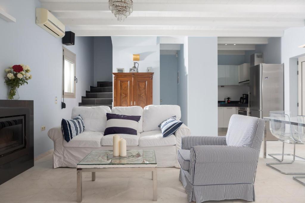 Seaside Home Crete - Dream Oceanfront Getaway 3
