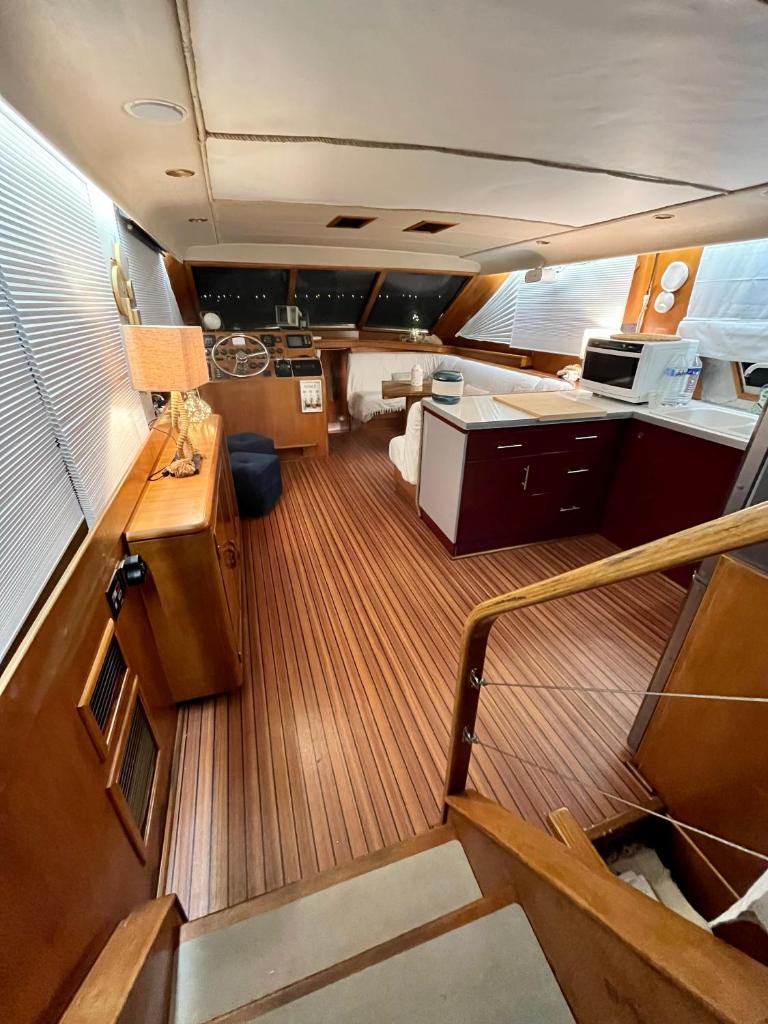 - une vue depuis le sommet d'un bateau dans l'établissement Navi Yacht à Sète, 2 à 8 couchages, privatif, à Sète