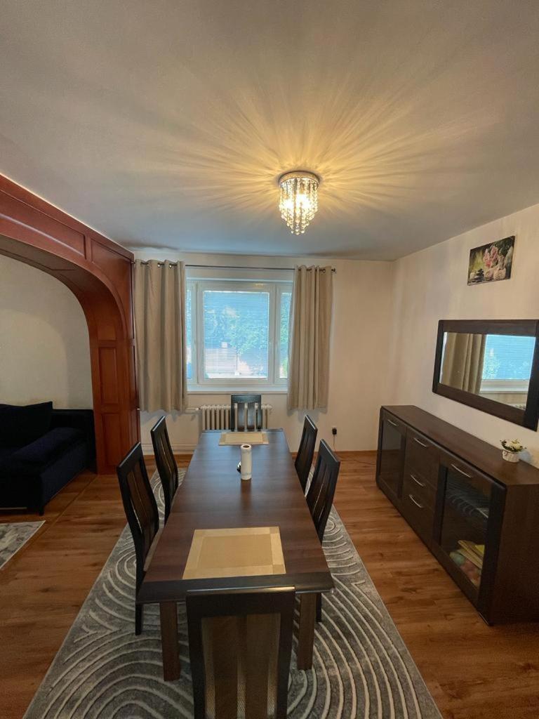 4 Bedroom Elegant, beautiful and spacious home with a botanical garden 4