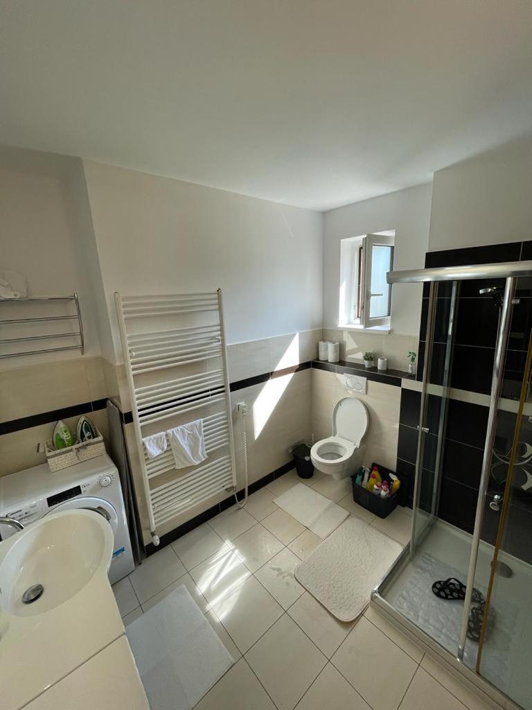 4 Bedroom Elegant, beautiful and spacious home with a botanical garden 3
