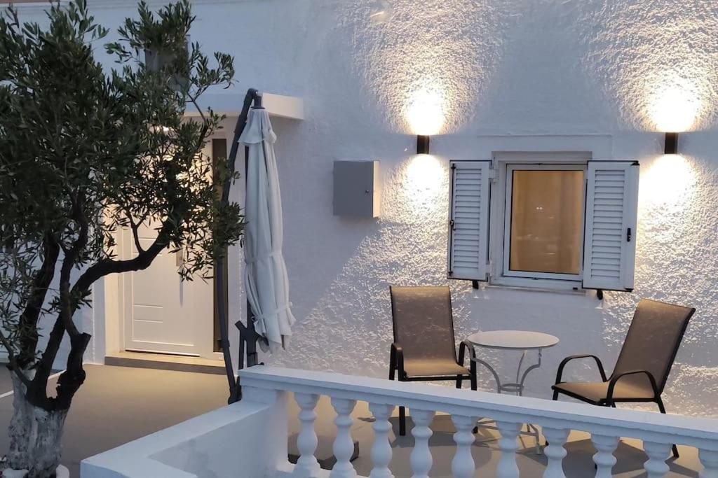 v&n villa santorini 2