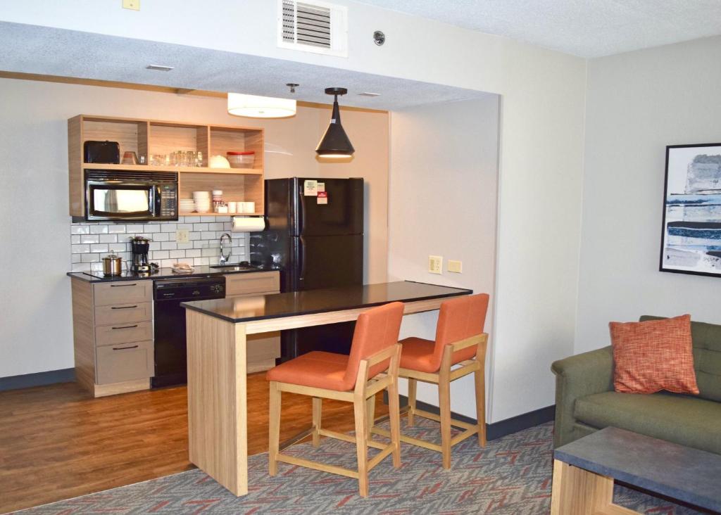 Candlewood Suites Indianapolis Downtown Medical District, an IHG Hotel Image