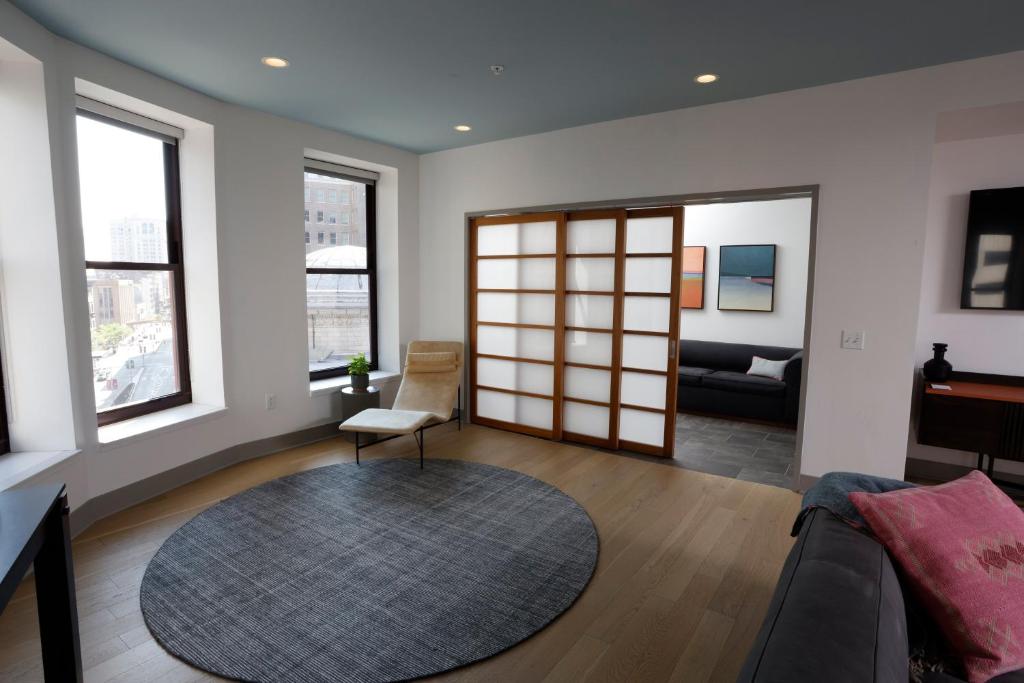 Kimpton Schofield Hotel, an IHG Hotel Image