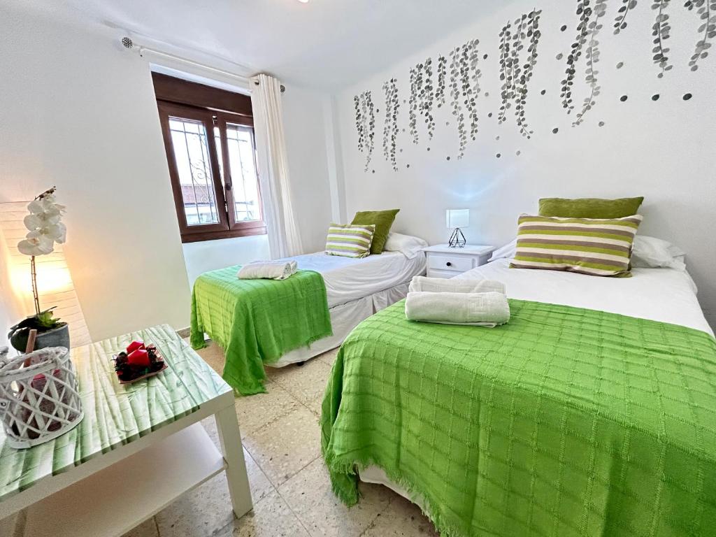 Cozy Town House With Terrace and Free Wifi 2