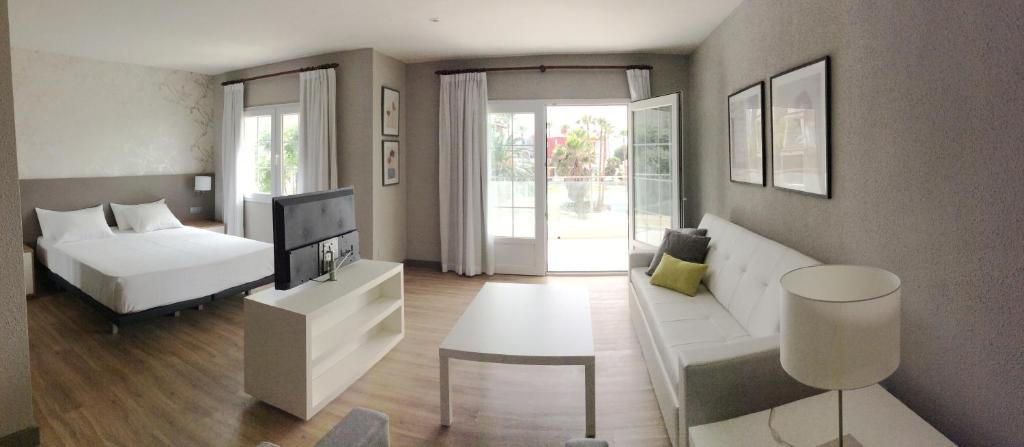 HG Jardín de Menorca 6