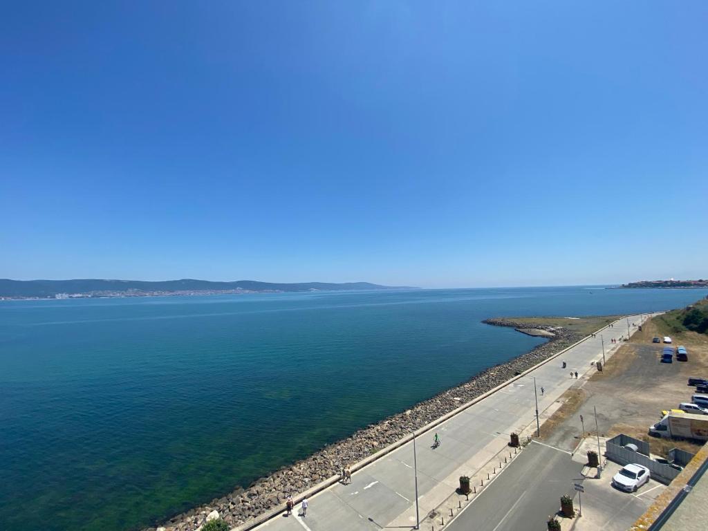 PARADISO 'В' 607 Large Luxury Apartment 2