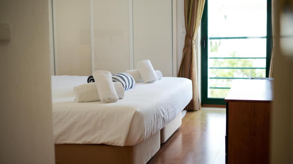 Vista Meia Praia Apartment 8