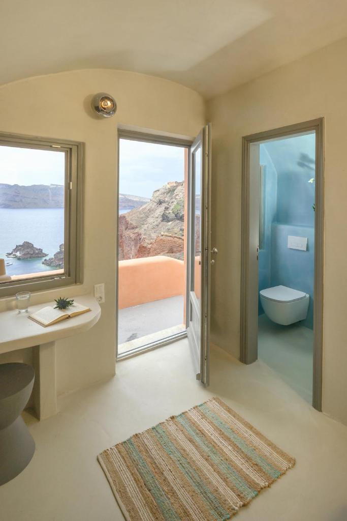 Oia Waves by SV 7