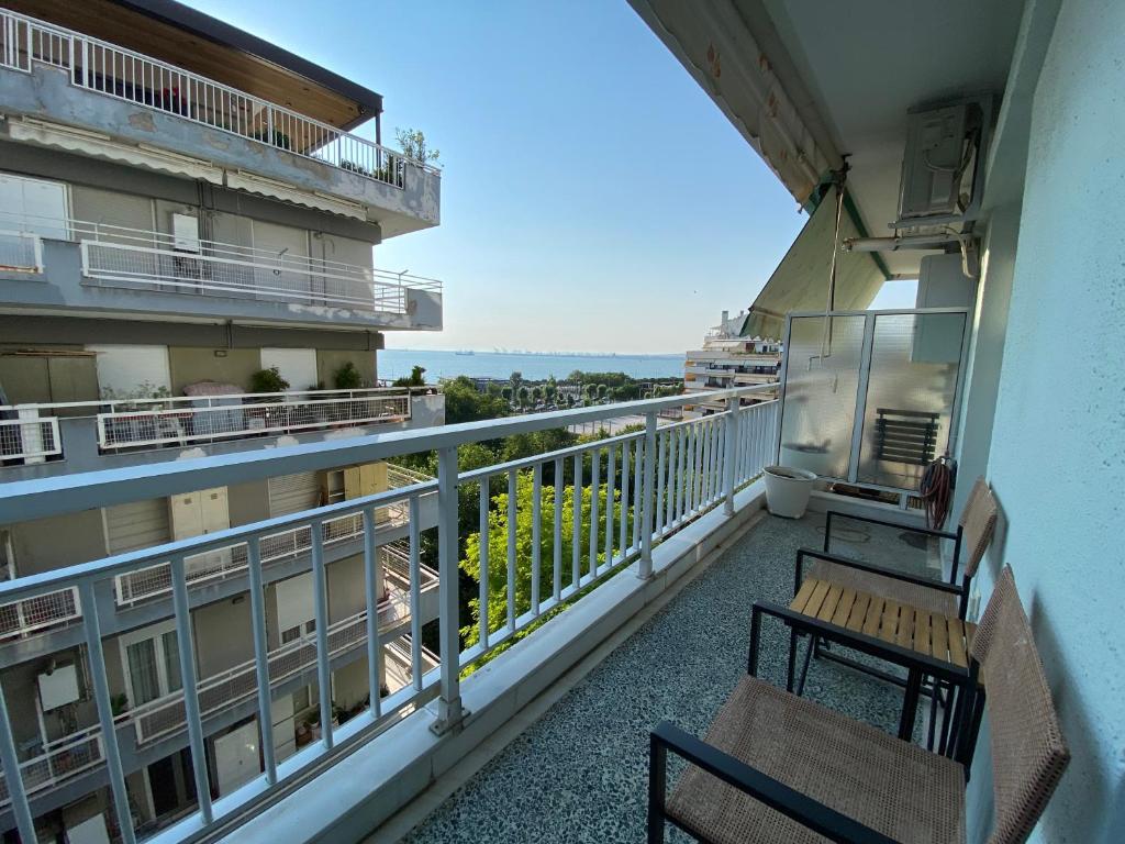Vasilissis Olgas Sea View Apartment 6