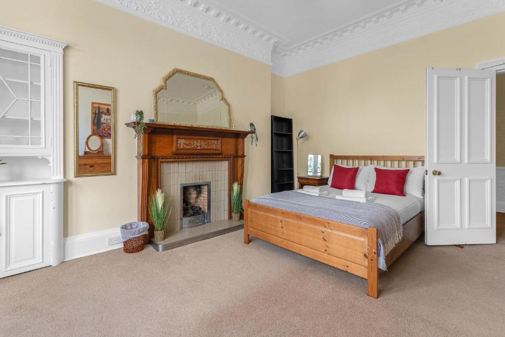Marchmont Traditional Apartment 7