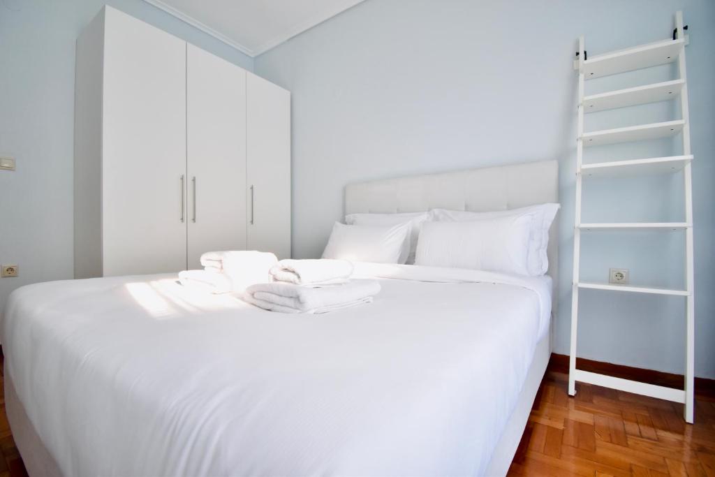Vasilissis Olgas Sea View Apartment 7