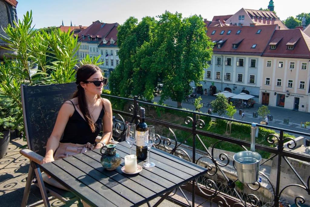 Lovely Lili on a Terrace 2