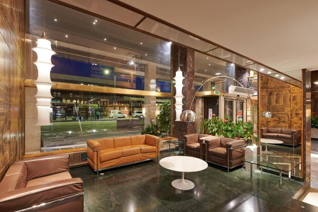 Hotel Plaza Image