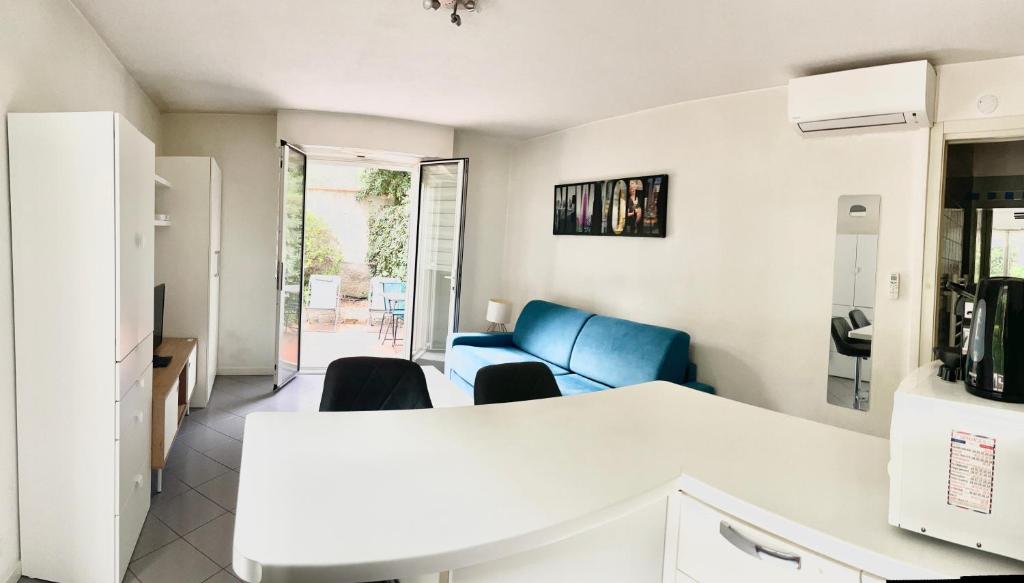 Studio plage parking et proche vieil antibes 7