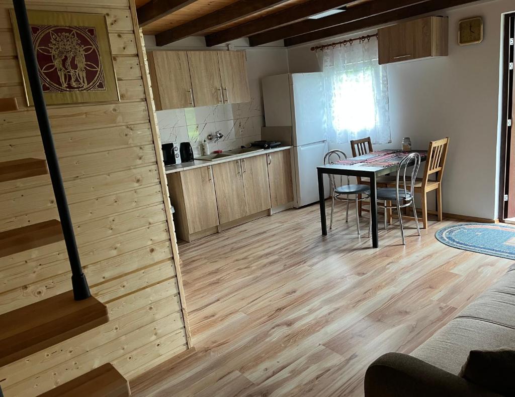 Domek na Żurawiej 4