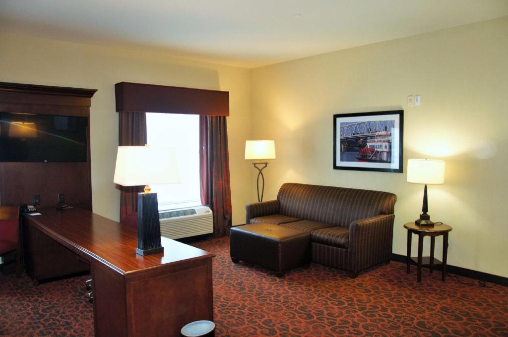 Hampton Inn & Suites Cincinnati / Uptown - University Area Image
