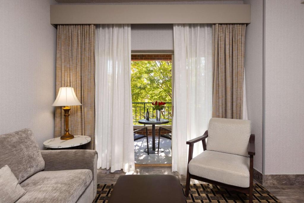 Inn at the Colonnade Baltimore - A DoubleTree by Hilton Hotel Image