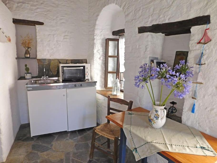 Philoxeno Traditional house - Ano Syros 4