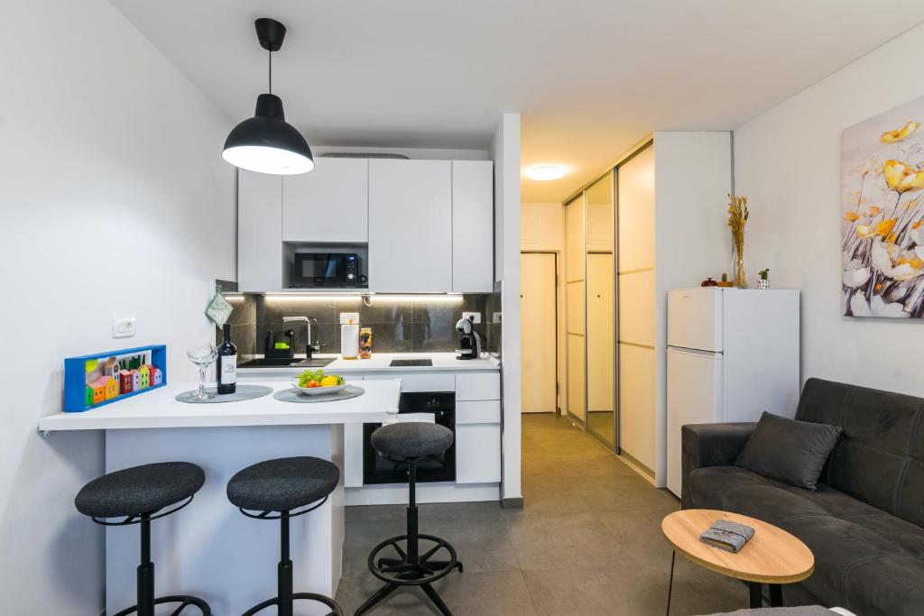 Studio Apartment Mot 4