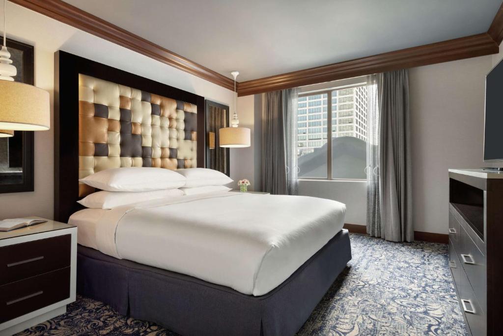 Hilton Checkers Los Angeles Image