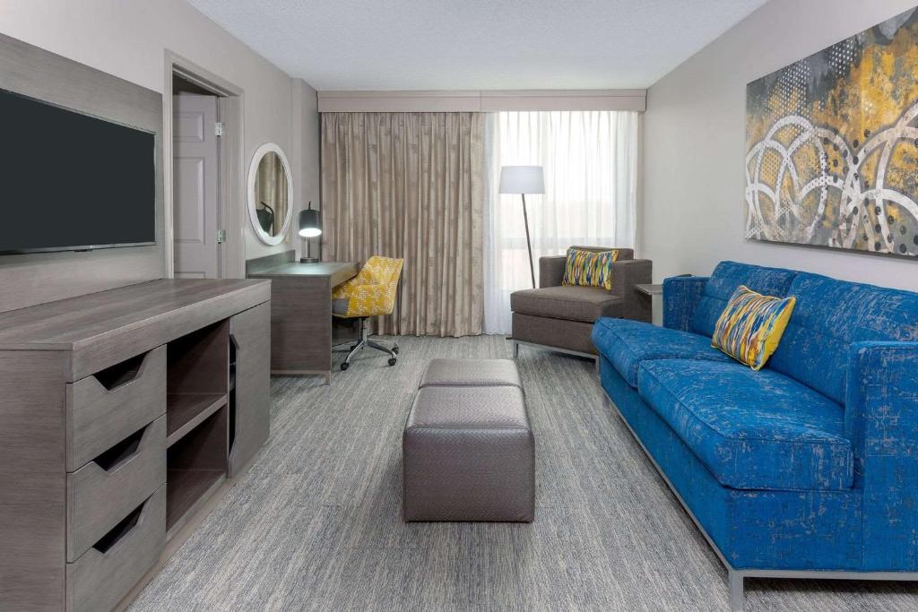 Hampton Inn & Suites Country Club Plaza Image