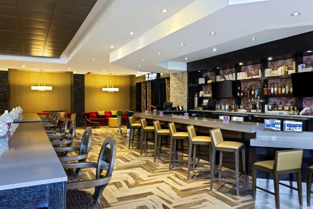 DoubleTree by Hilton Orlando East - UCF Area Image