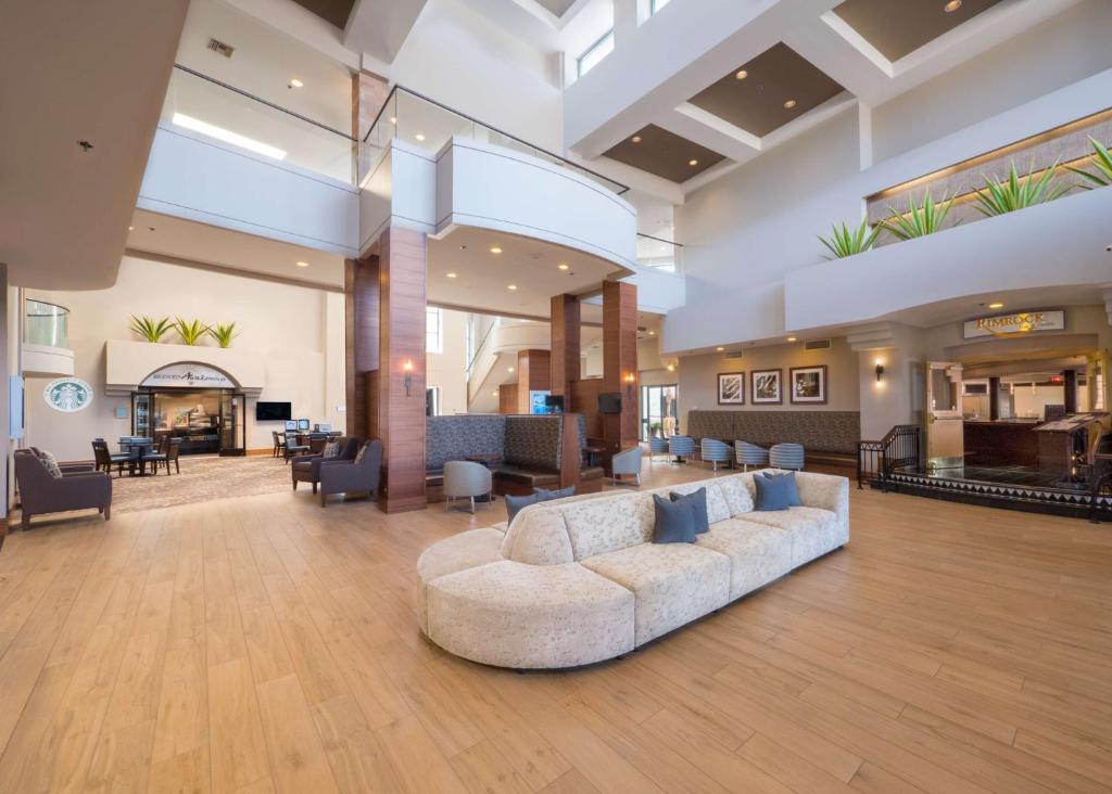 Hilton Phoenix Airport Image