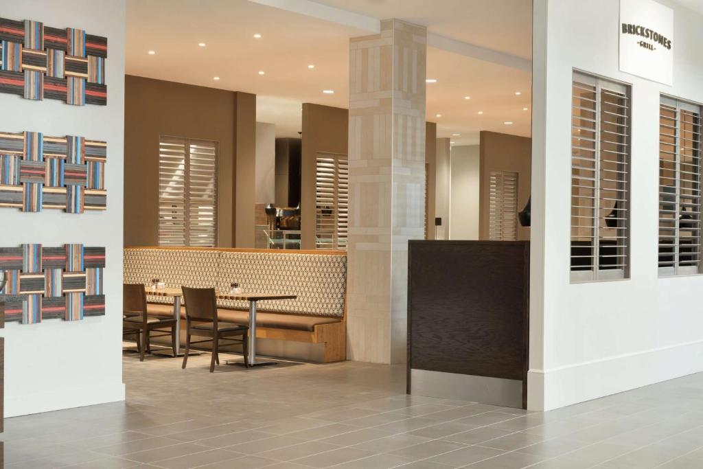 Embassy Suites Charlotte/Ayrsley Image