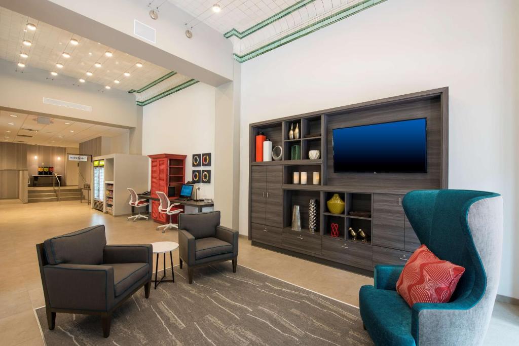 Home2 Suites by Hilton Indianapolis Downtown Image