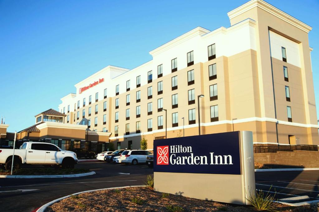 Hilton Garden Inn San Antonio-Live Oak Conference Center Image