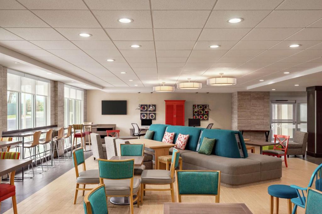 Home2 Suites by Hilton Woodbridge Potomac Mills Image