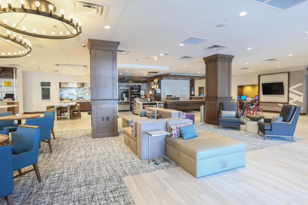 Hilton Garden Inn Cincinnati Midtown Image