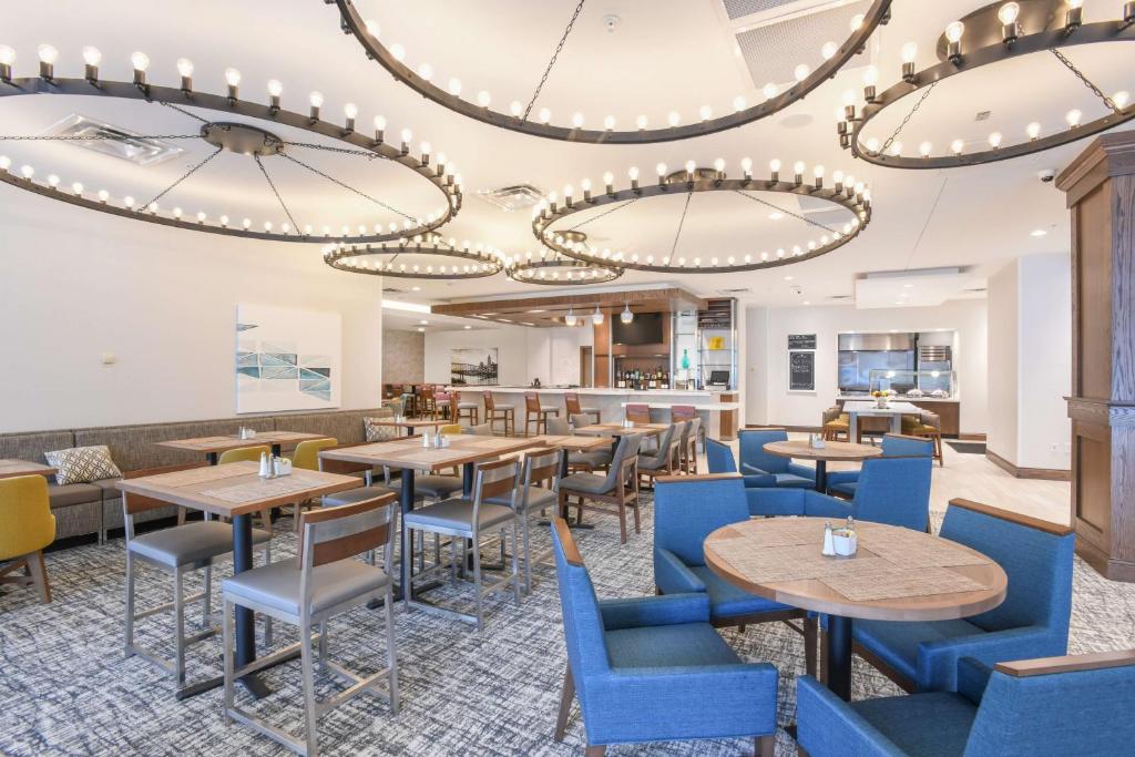 Hilton Garden Inn Cincinnati Midtown Image